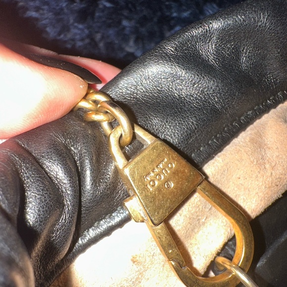 Authentic Gucci Marmont Black Leather Bucket Bag - Picture 4 of 6